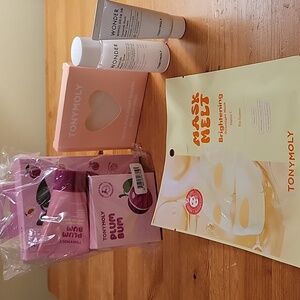 7 Piece TONYMOLY Bundle 😍